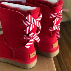 NWT !!! UGG Bailey Bow Diagonal Stripes Boot